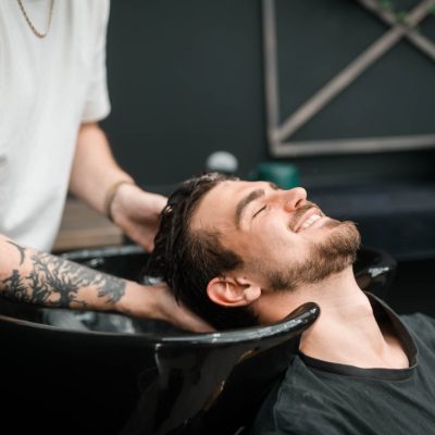 Mytí vlasů a barbershop, poskytujeme kompletní služby pro vaše pohodlí